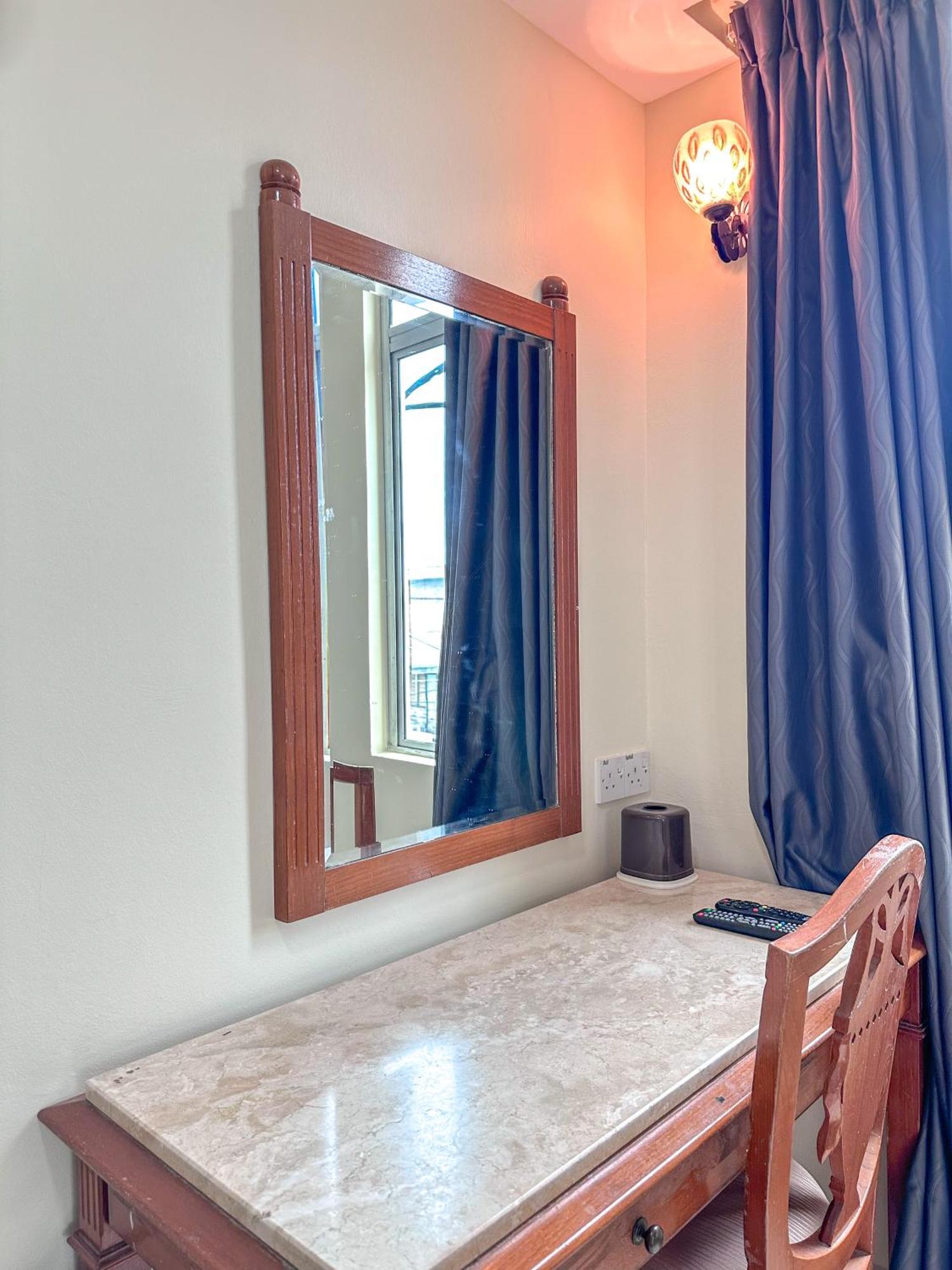 G Star Hotel Pantai Remis Esterno foto