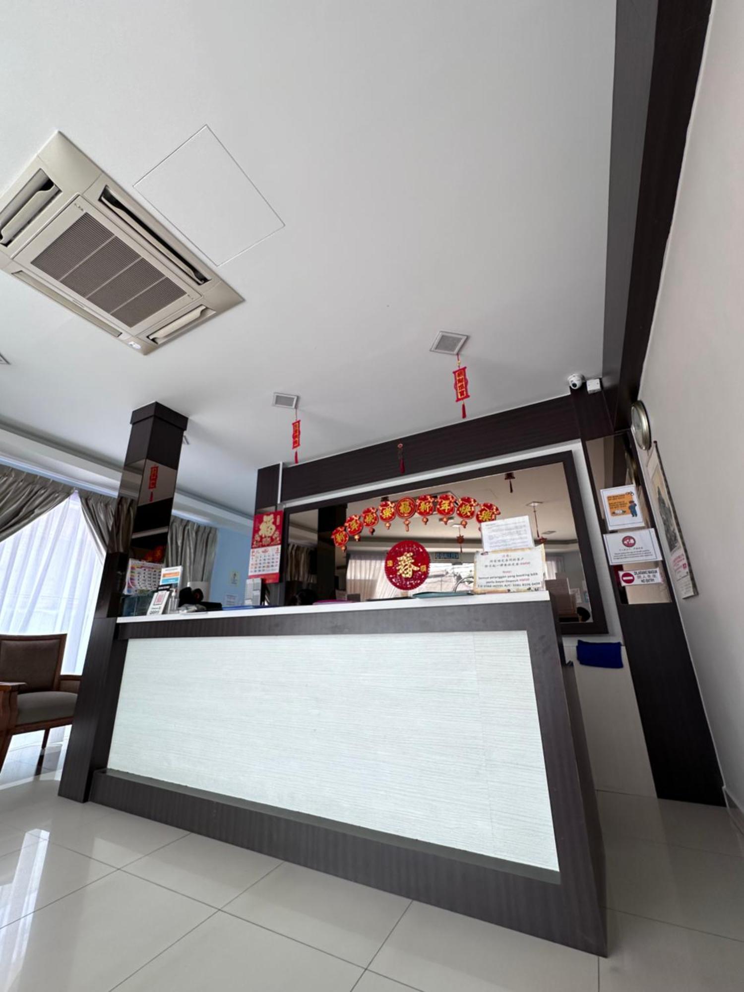 G Star Hotel Pantai Remis Esterno foto